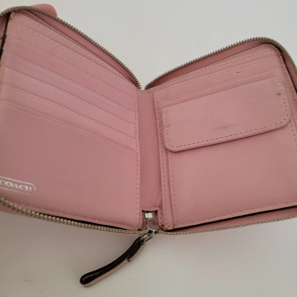 Coach Pink Pebbled Leather Small Zip Around Wallet Coin Pocket Medallion